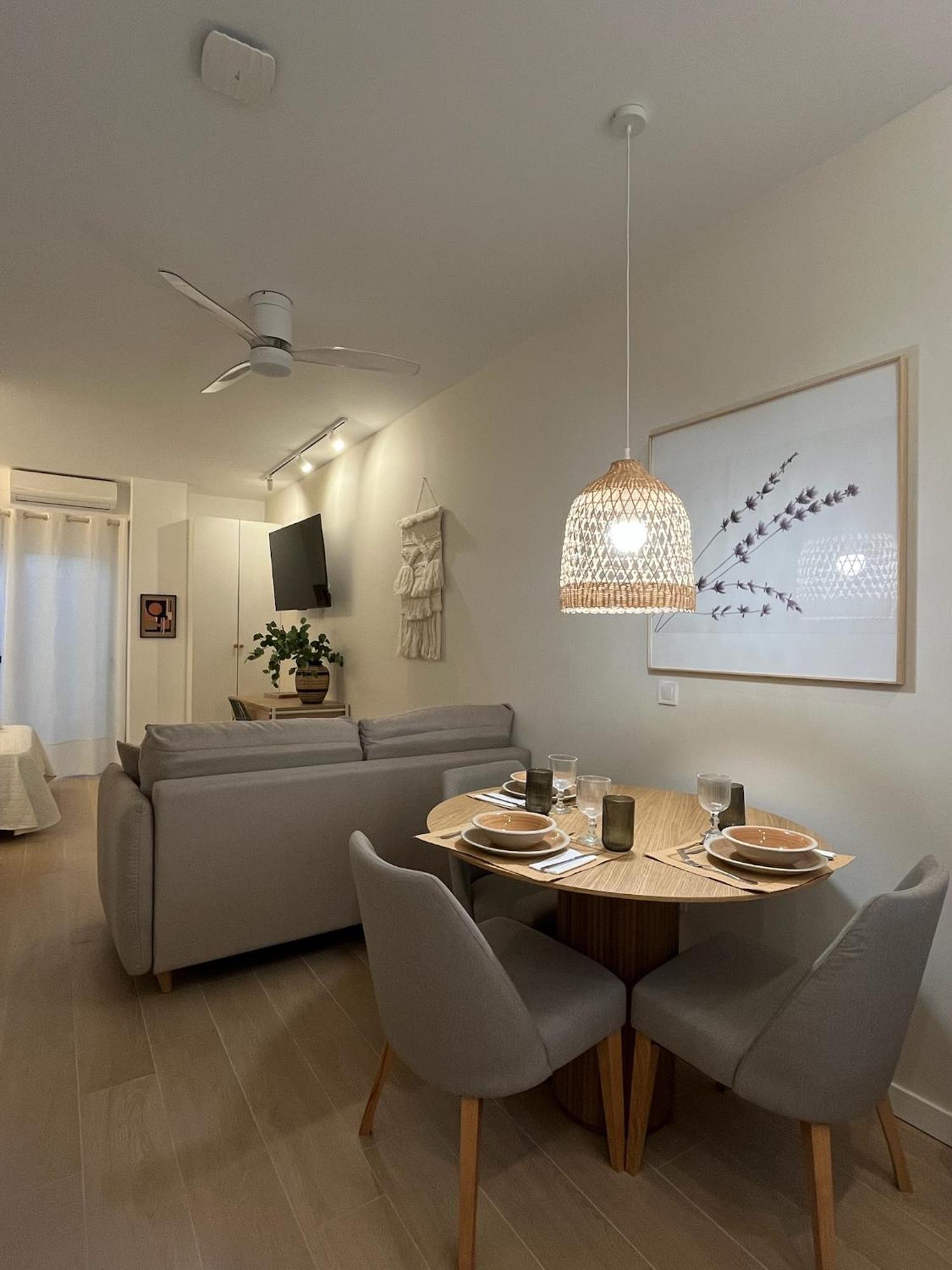 Loft Con Wifi Lavadora Secadora Cama Agradable Muy Proximo Valenciaアパートメント エクステリア 写真