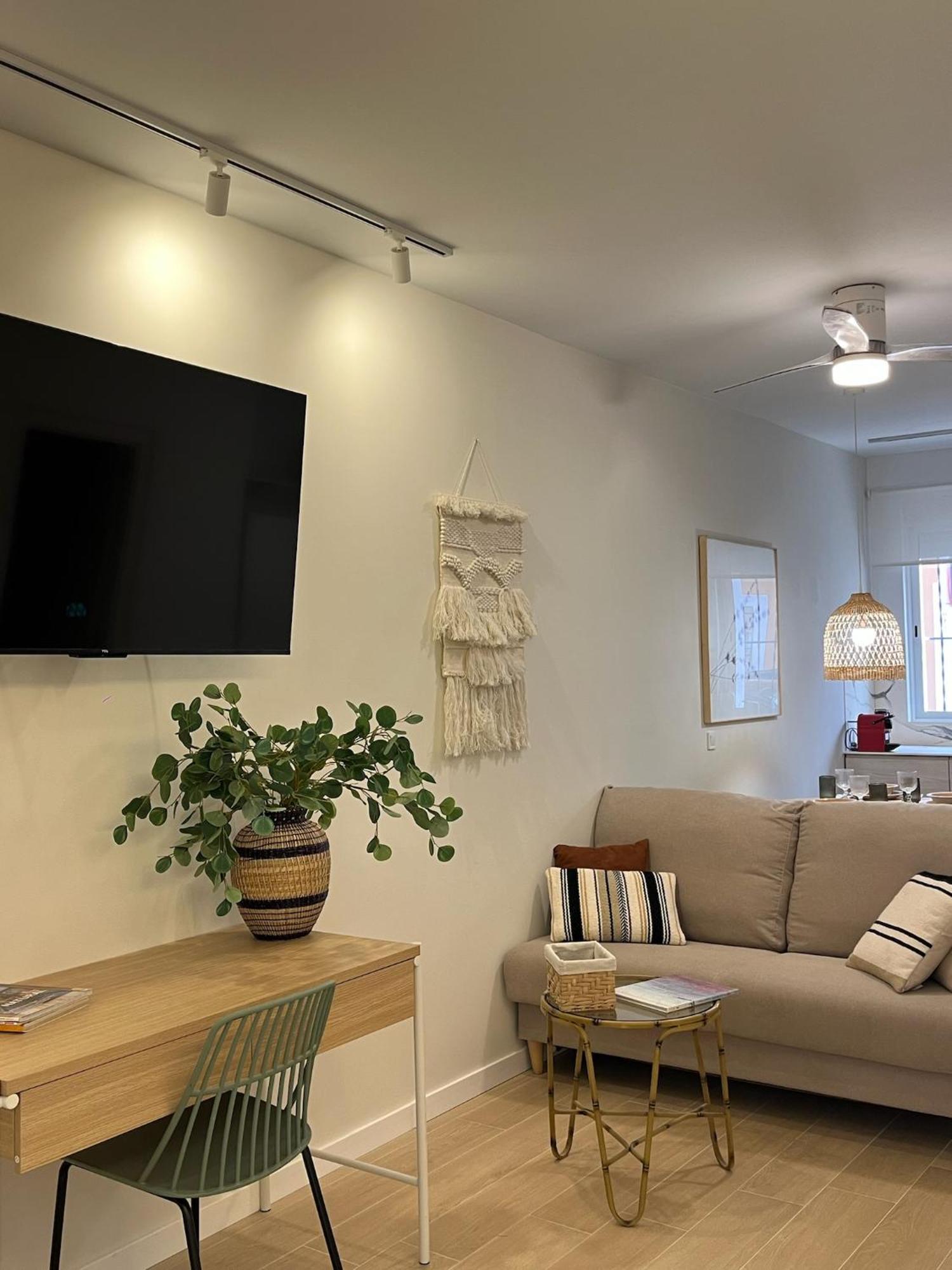Loft Con Wifi Lavadora Secadora Cama Agradable Muy Proximo Valenciaアパートメント エクステリア 写真